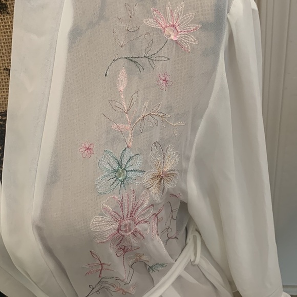 Sheer Embroidered Cream Short Robe Ruffled Sleeve Size M - Picture 12 of 13